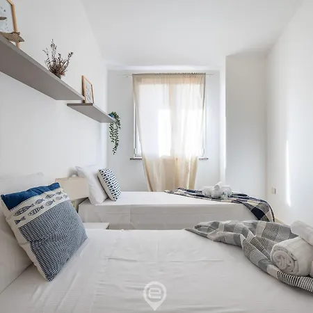 Pan - Seaview - Aircon - Parking * Nebida