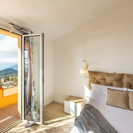 Pan - Seaview - Aircon - Parking * Nebida